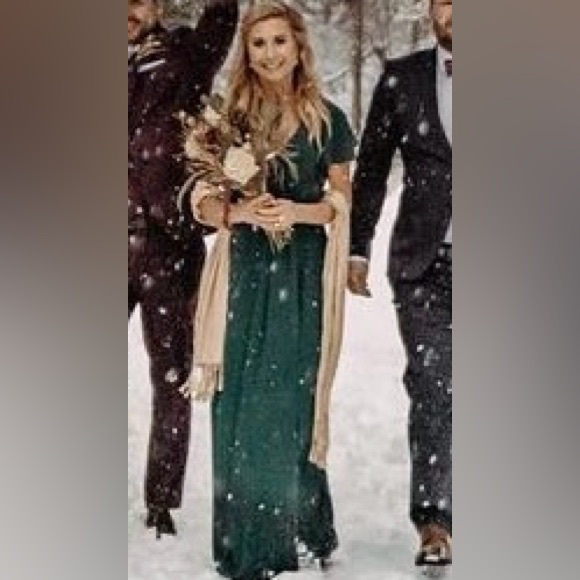 Green bridesmaid/graduation dress. Size 0. Worn once. Dry cleaned - Picture 7 of 8